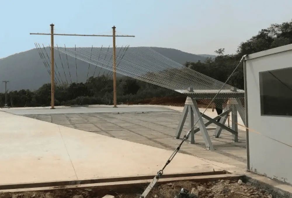 LARGE OUTDOOR SYSTEMS (VERTICAL WAVE) 3